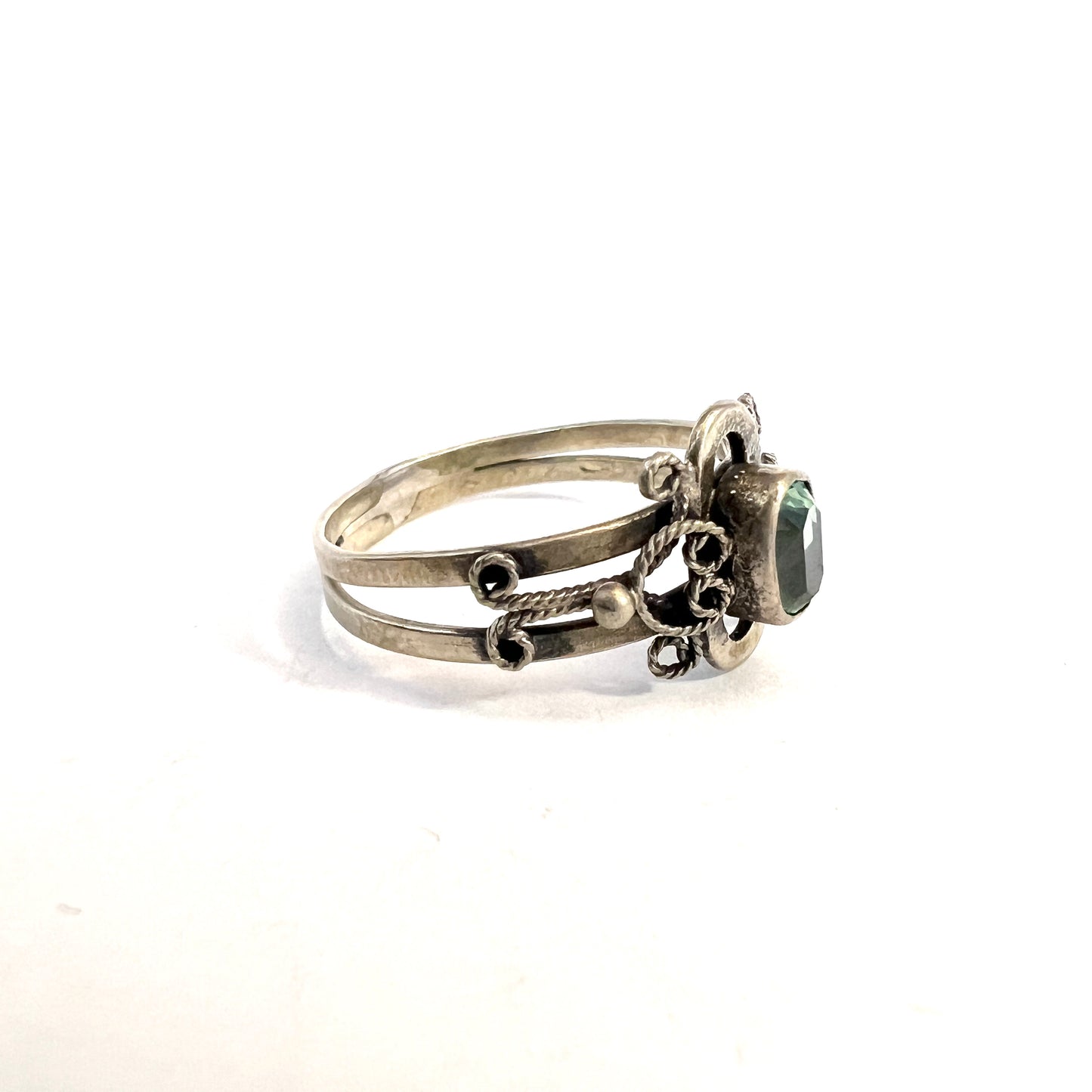 Antique WW1-Era White Metal Green Paste Ring.