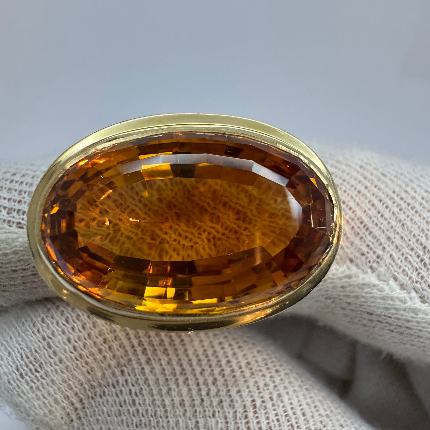 Anders Högberg, Sweden 1976. Bold Vintage 18k Gold Citrine Ring. Signed.