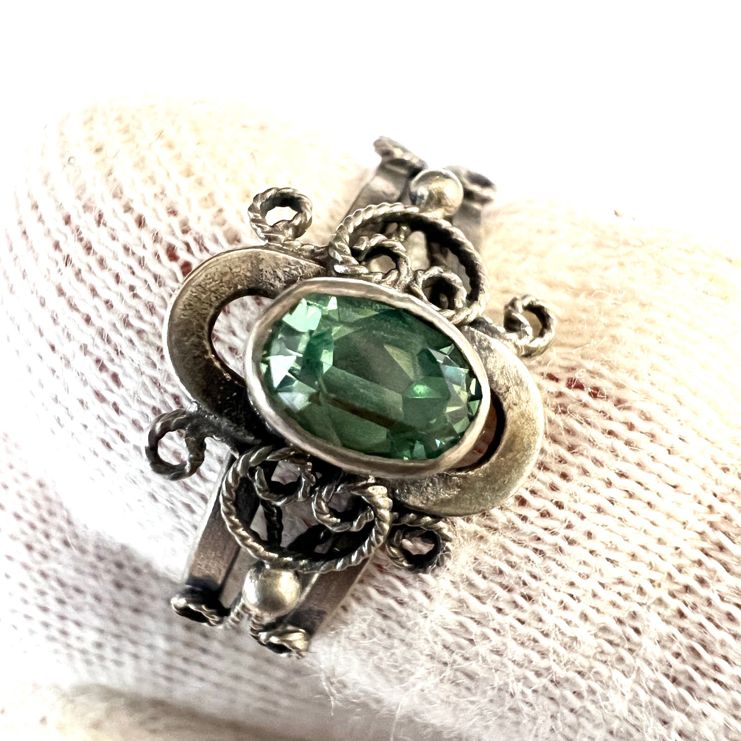 Antique WW1-Era White Metal Green Paste Ring.