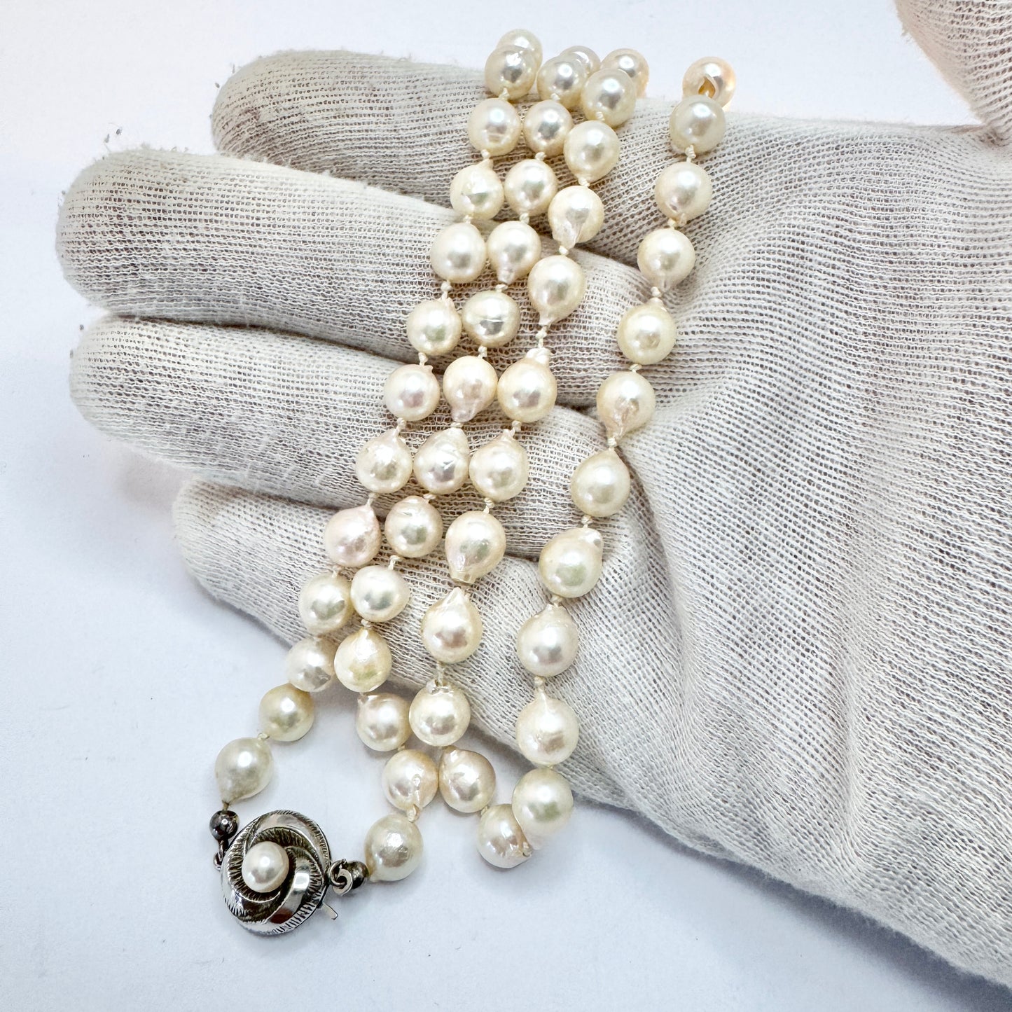JKa Köhle, Germany. Vintage 29" Pearl Sterling Clasp Necklace