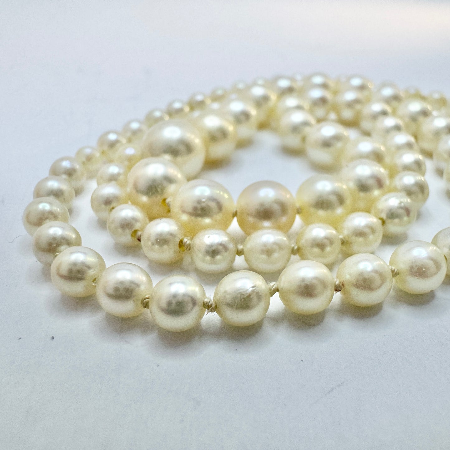 Sweden c 1950s. Cultured Perl 18k Gold Clasp Necklace.