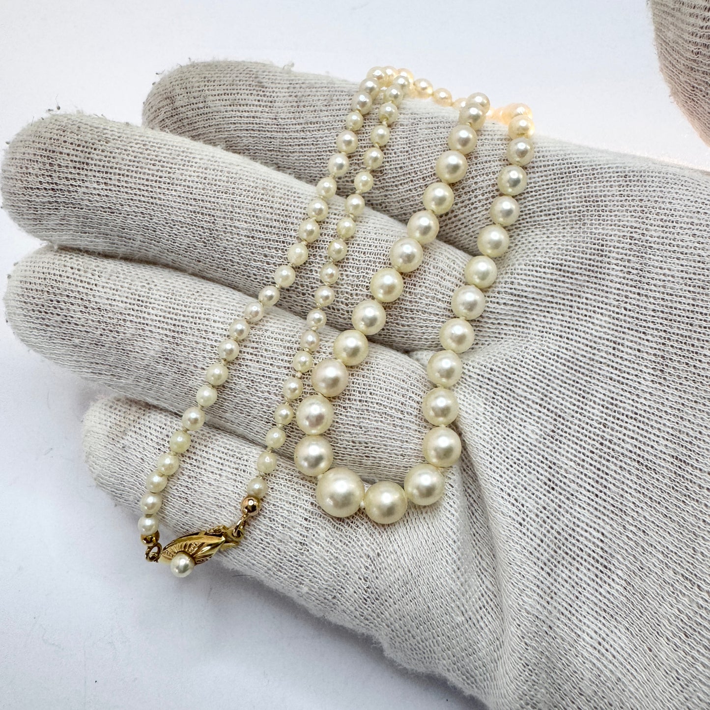 Sweden c 1950s. Cultured Perl 18k Gold Clasp Necklace.