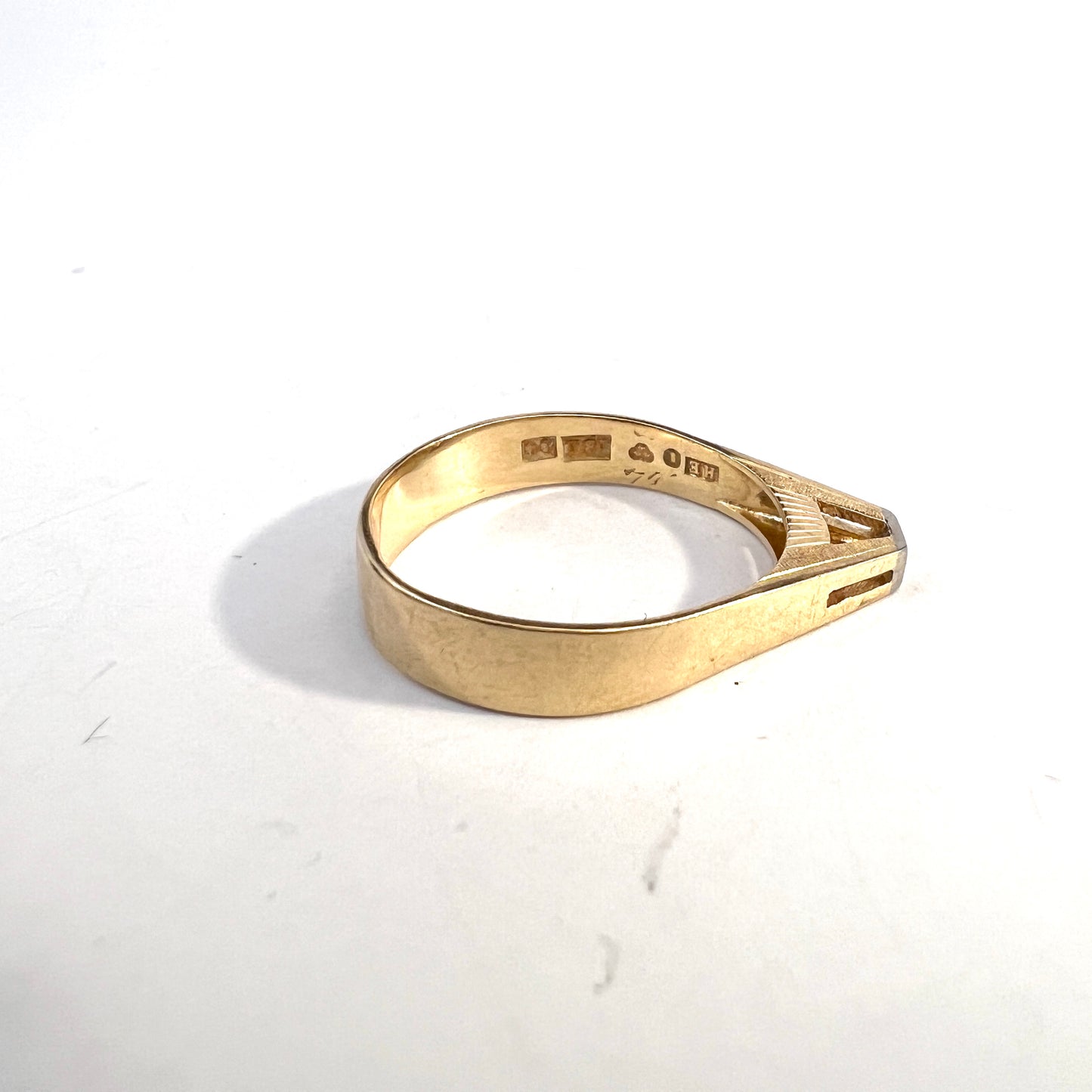 Atelje Stigbert Sweden 1964. Vintage Modernist 18k Gold Diamond Ring.