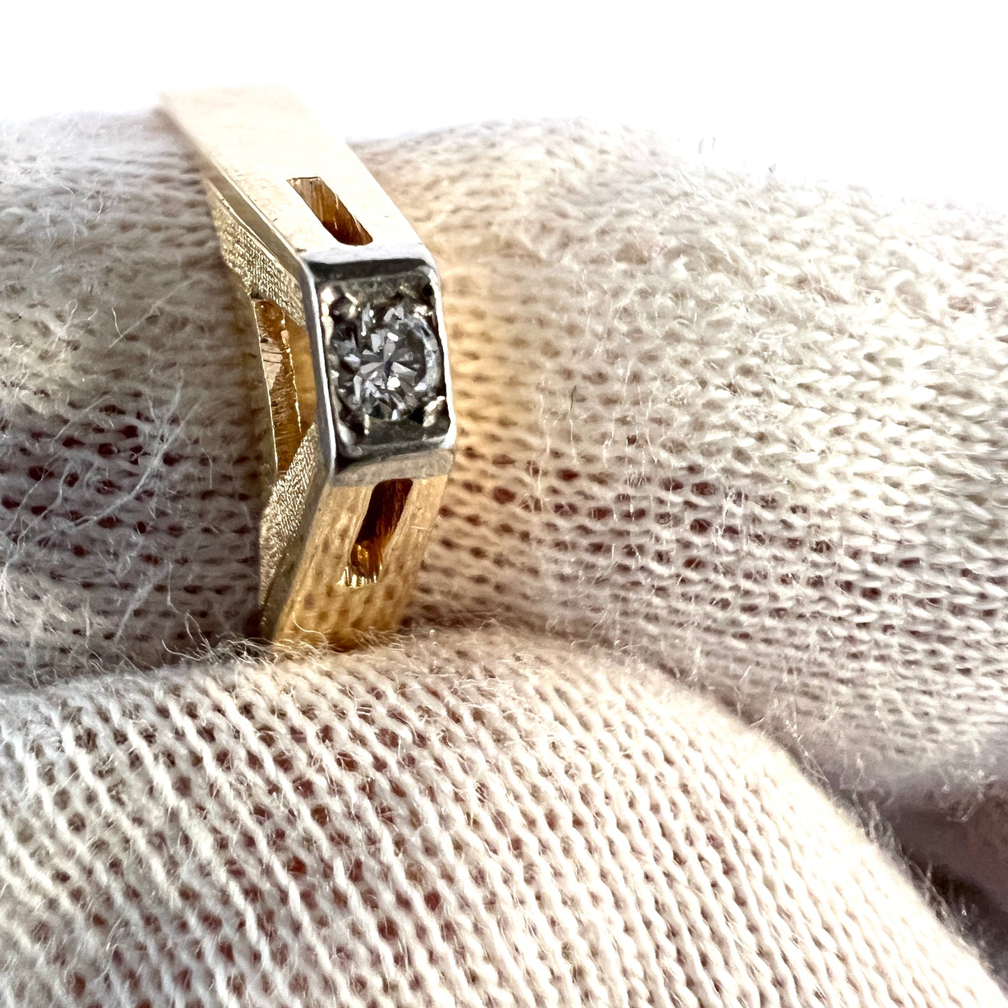 Atelje Stigbert Sweden 1964. Vintage Modernist 18k Gold Diamond Ring.