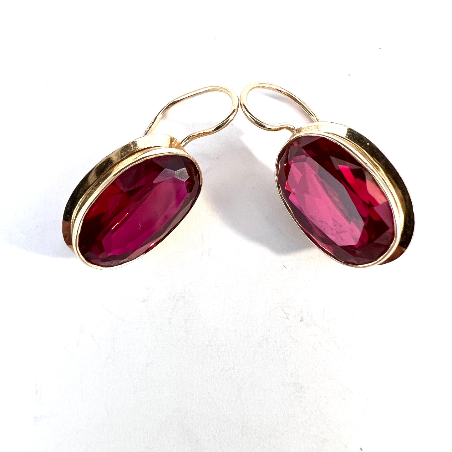 Finland year 1961. Vintage 14k Gold Synthetic Ruby Earrings.