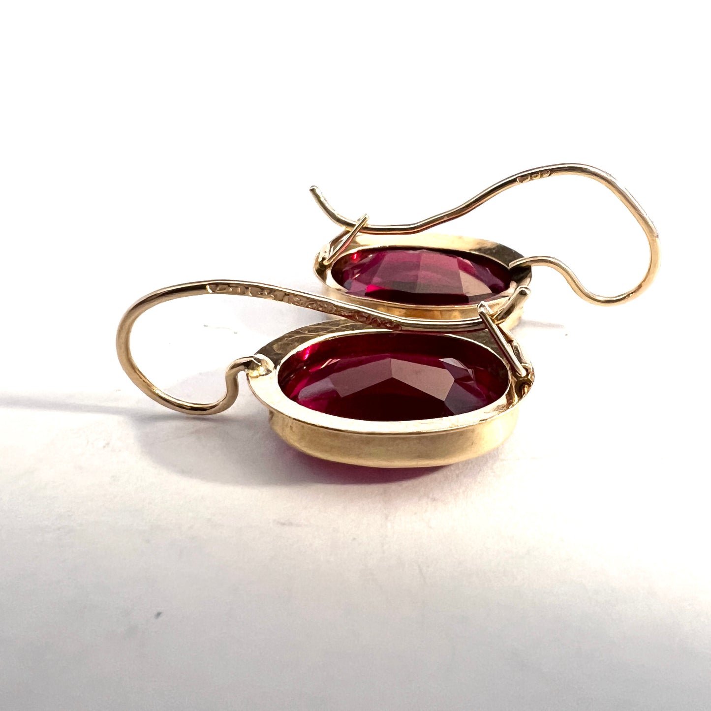 Finland year 1961. Vintage 14k Gold Synthetic Ruby Earrings.