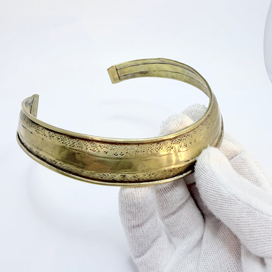 Vintage / Antique Brass Neck-cuff Necklace.