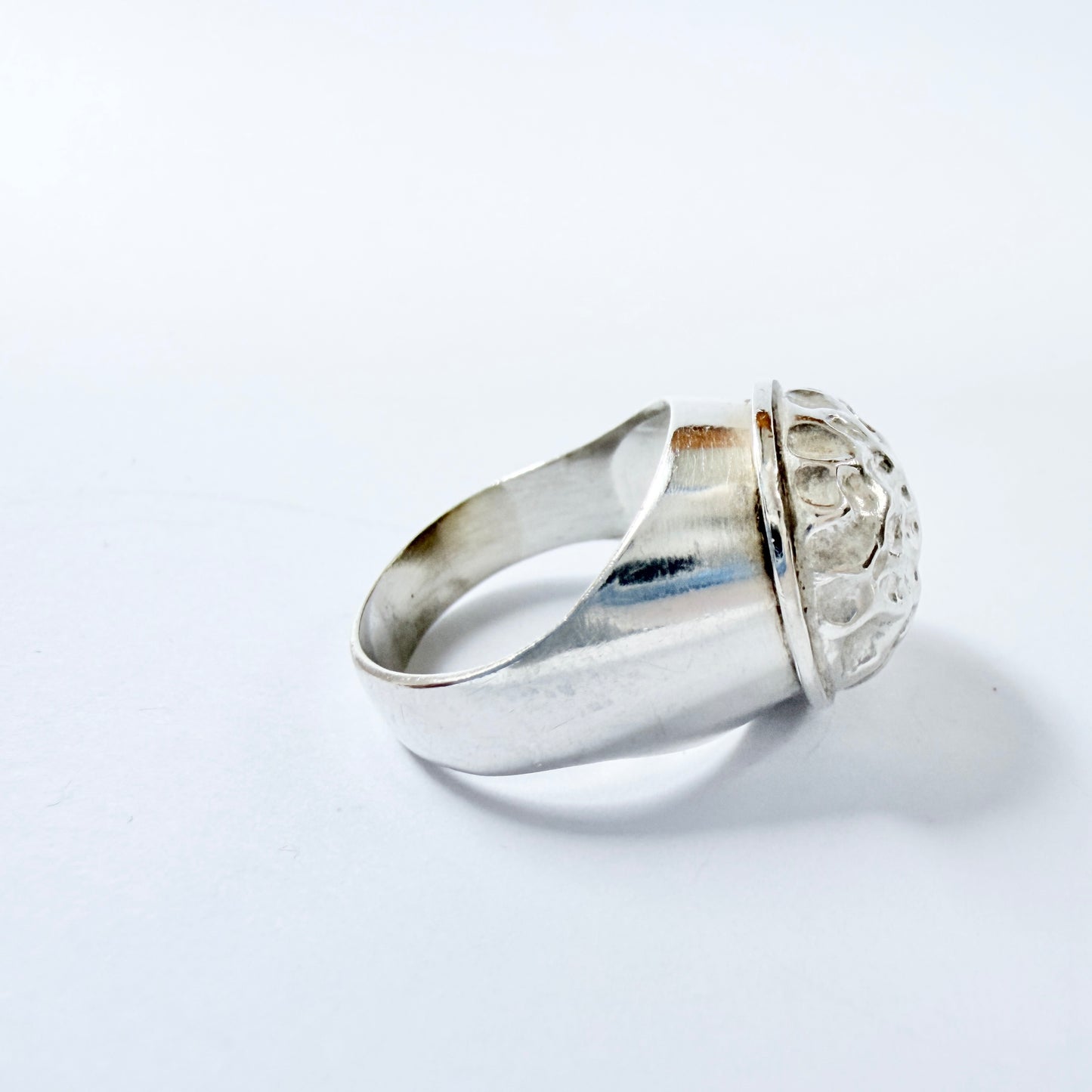 Kaplan, Sweden 1965. Vintage Sterling Silver Space Age Moon Surface Ring.