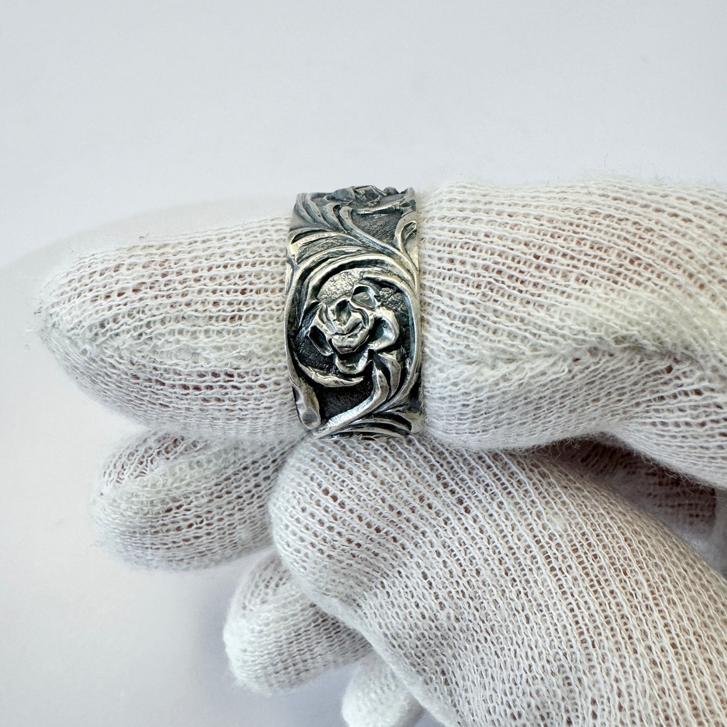 Olavi Tarkkanen, Finland year 1970. Vintage Solid Silver Rose Flower Ring Band.