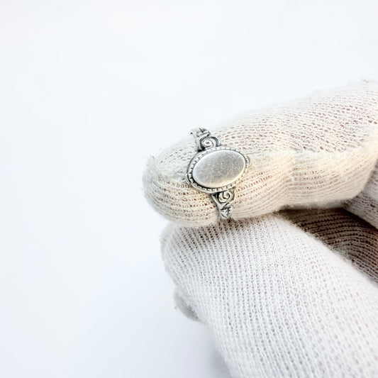 Vintage c 1950s. Vintage Sterling Silver Female Signet Ring
