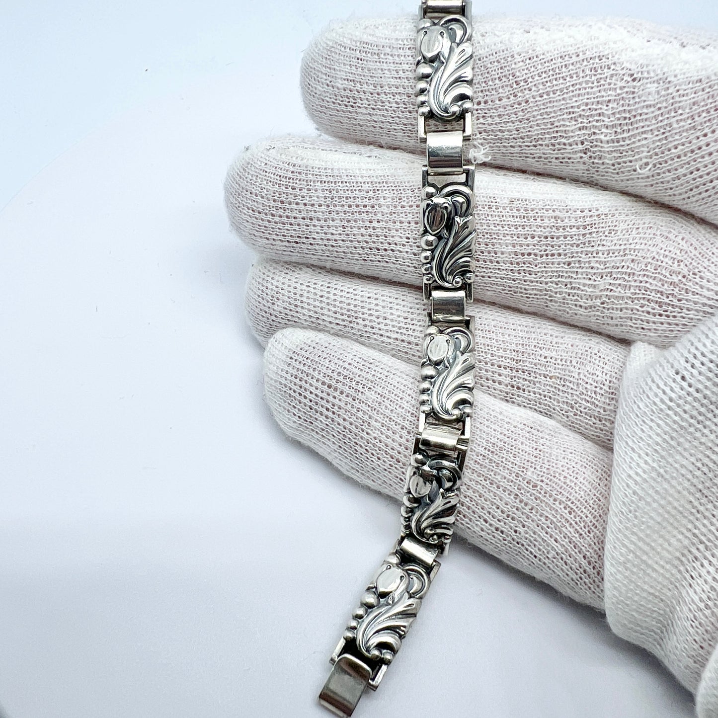 G Dahlgren, Sweden 1941. Vintage Sterling Silver Floral Bracelet. Rare War-Time Production.