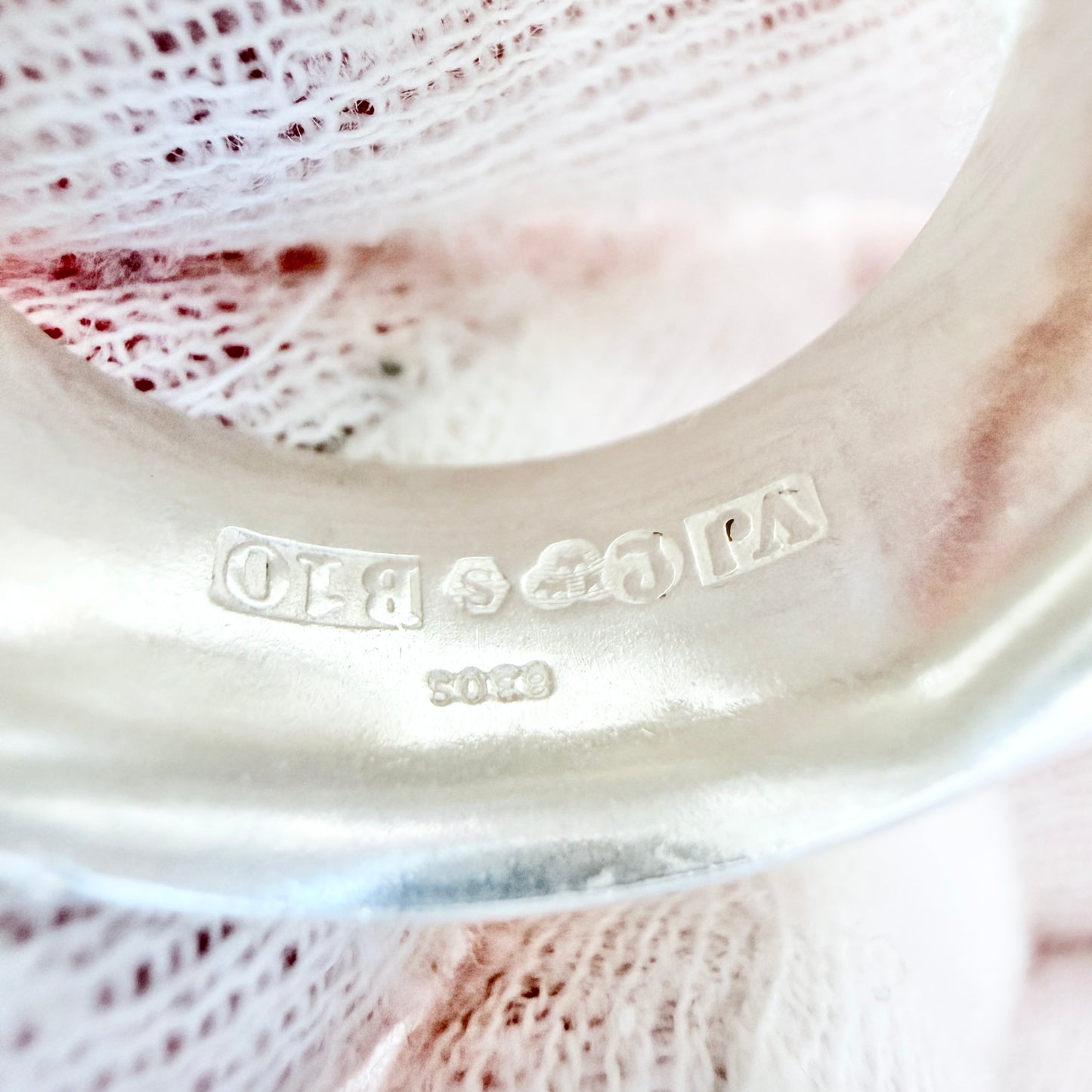 Victor Janson, Sweden 1976. Vintage Solid Silver Flower Band Ring.