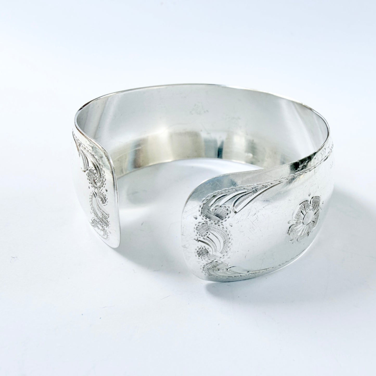 Vintage ca 1950s. Sterling Silver Flower Cuff Bracelet.