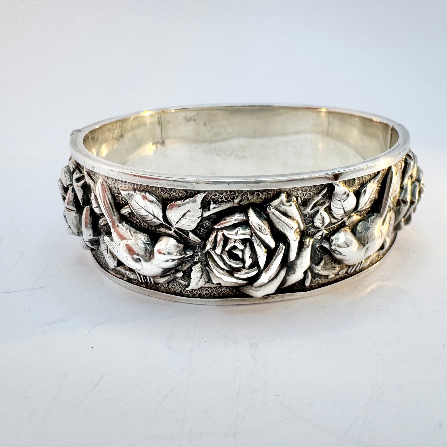 Kollmar & Jourdan. Germany 1940s. Vintage Doves and Roses Peace Hinged Bracelet.