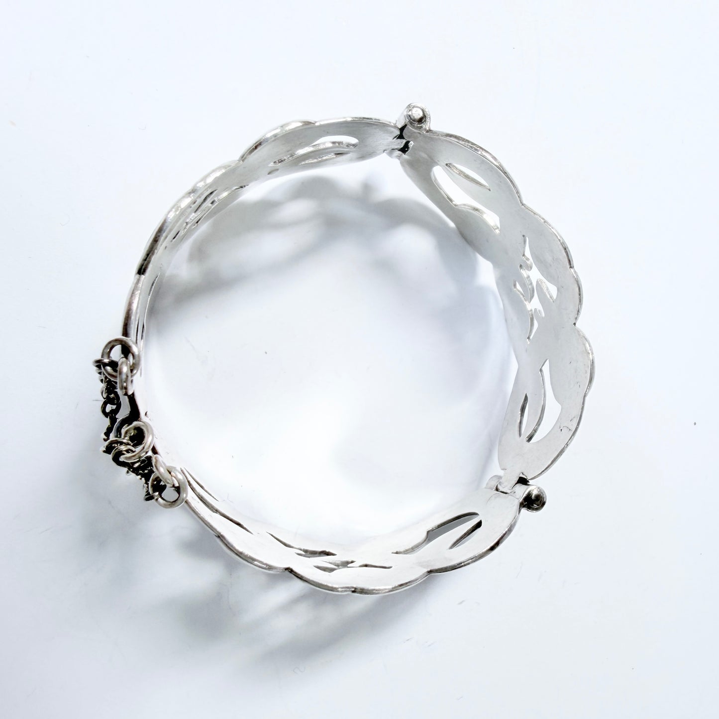 Kalevala Koru, Finland 1978. Vintage Sterling SIlver Hinged Bangle Bracelet.