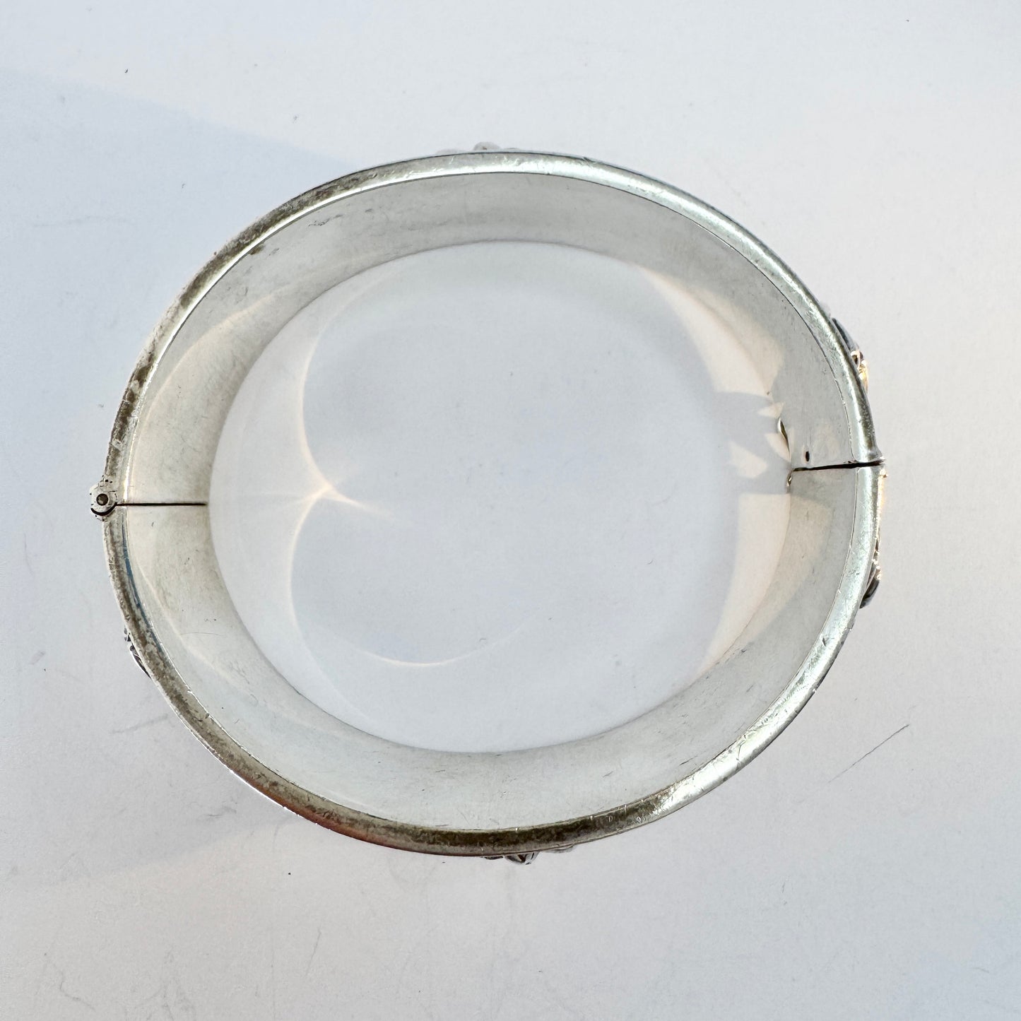 Kollmar & Jourdan. Germany 1940s. Vintage Doves and Roses Peace Hinged Bracelet.