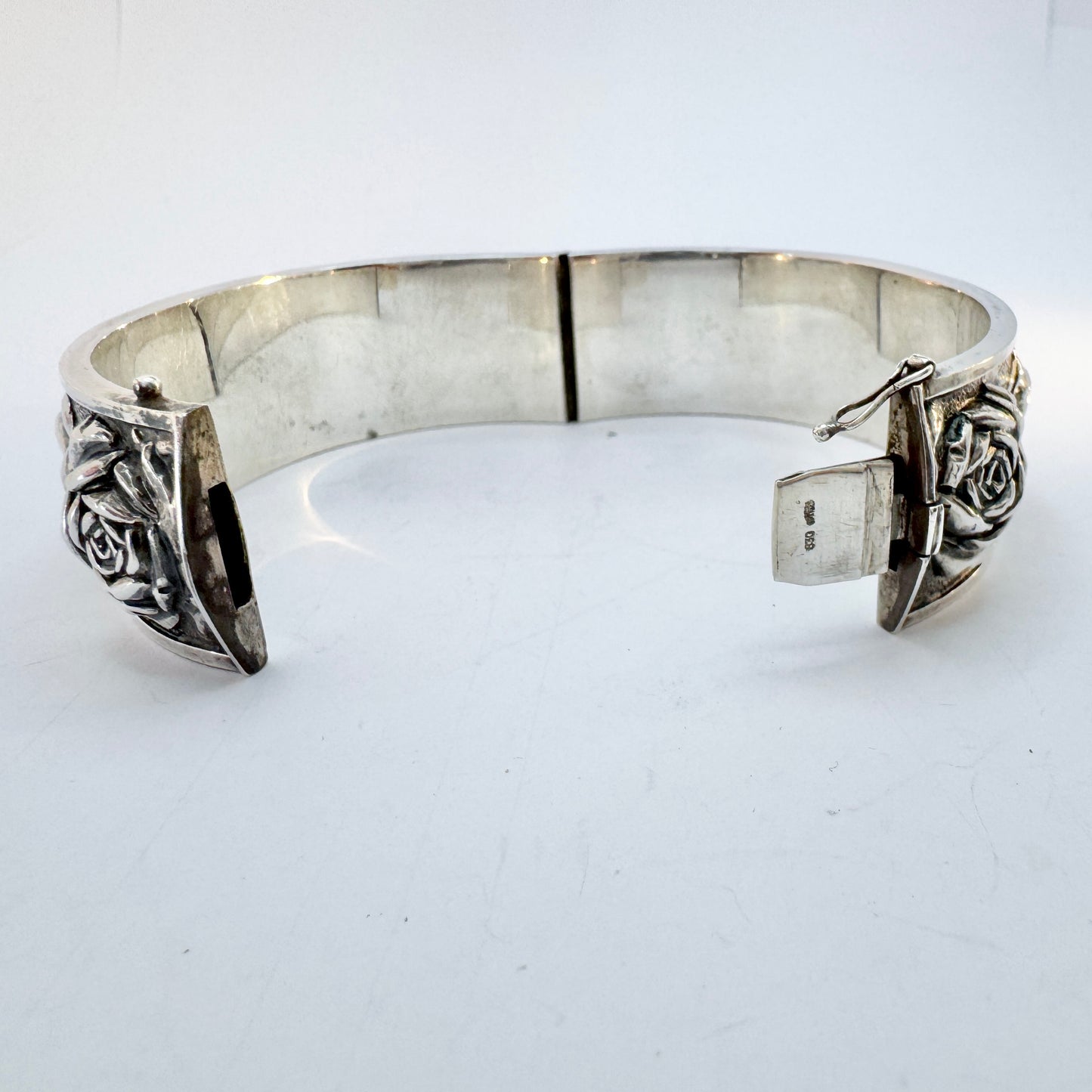 Kollmar & Jourdan. Germany 1940s. Vintage Doves and Roses Peace Hinged Bracelet.