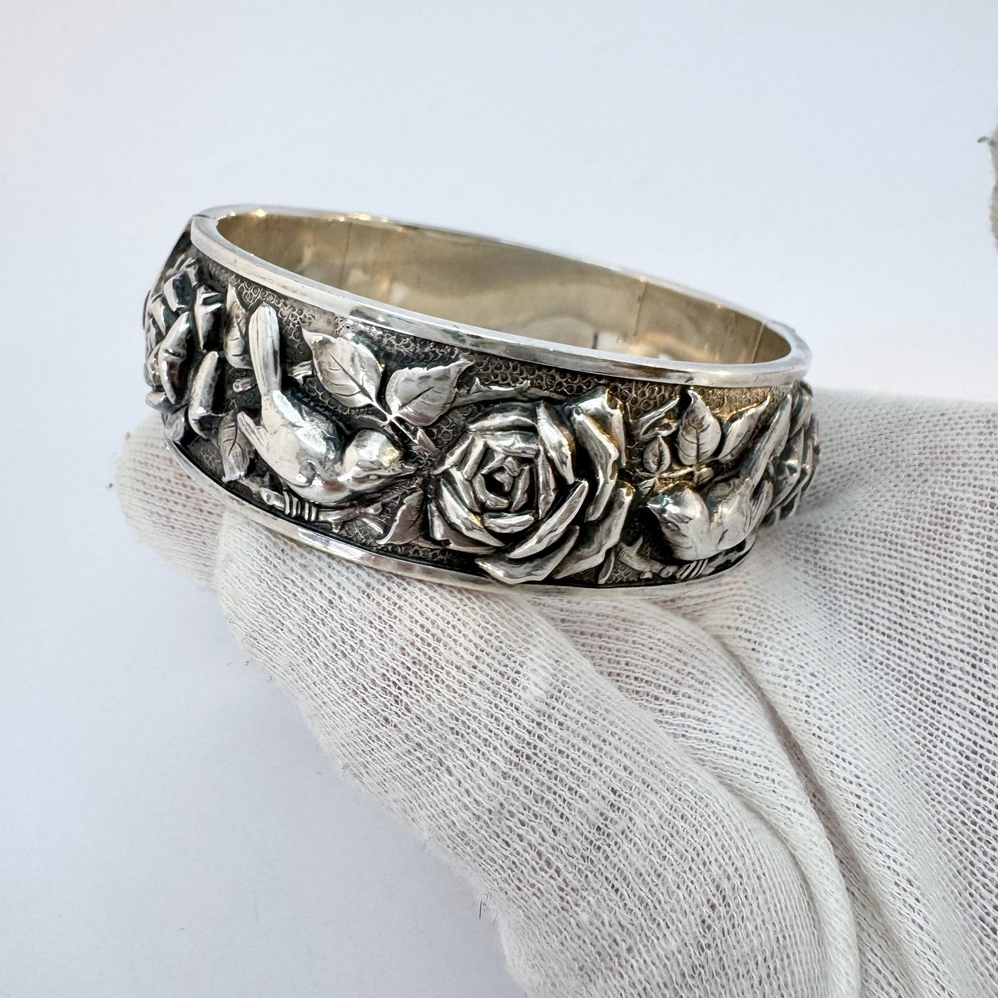 Kollmar & Jourdan. Germany 1940s. Vintage Doves and Roses Peace Hinged Bracelet.
