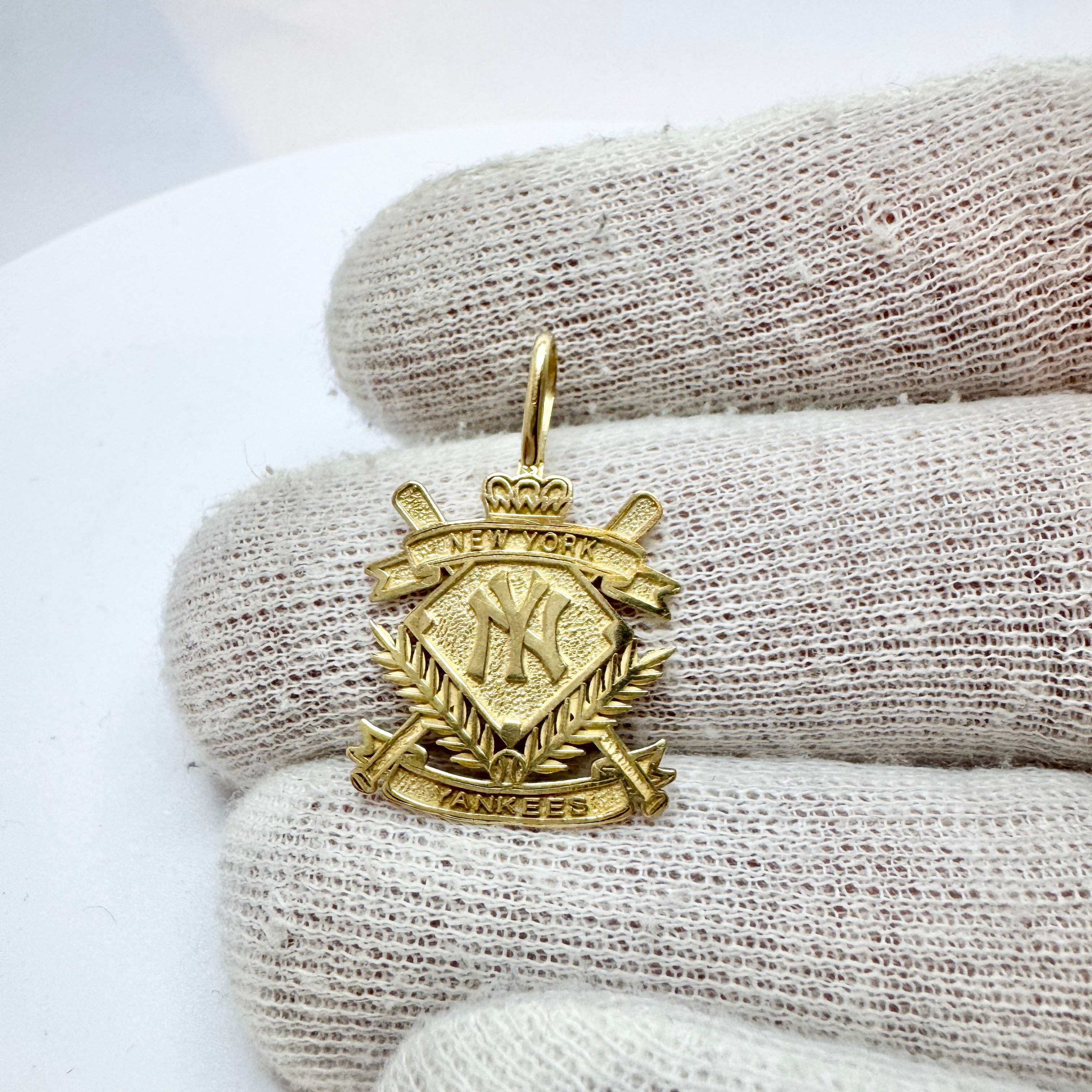 Vintage 14k Gold. Official New York Yankees Pendant. – T Niklasson