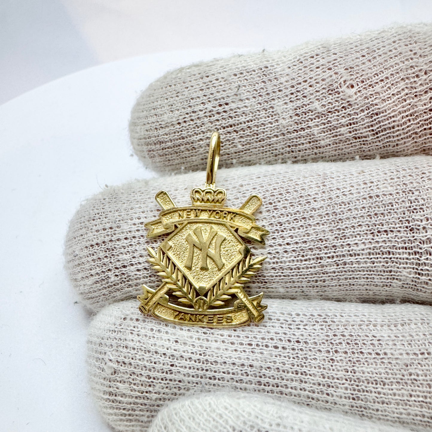 Vintage 14k Gold. Official New York Yankees Pendant.