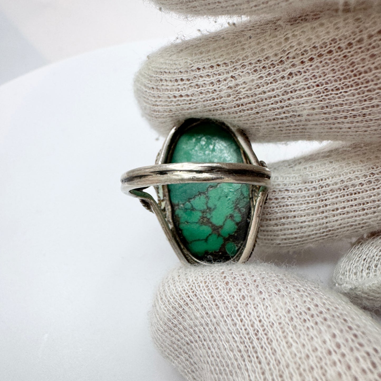Vintage or Antique Solid Silver Turquoise Ring. Prob. the USA.