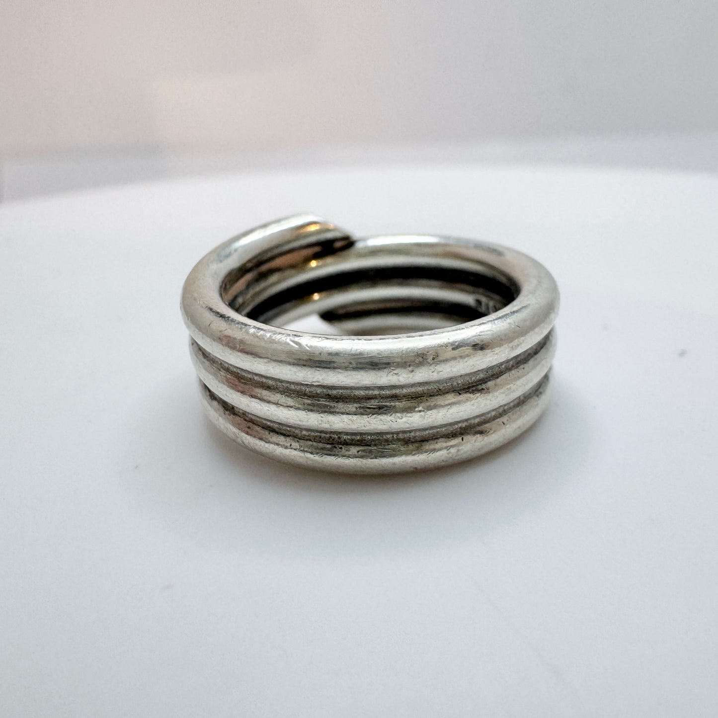 Rauff, Denmark. Vintage Sterling Silver Gold Detail Ring.