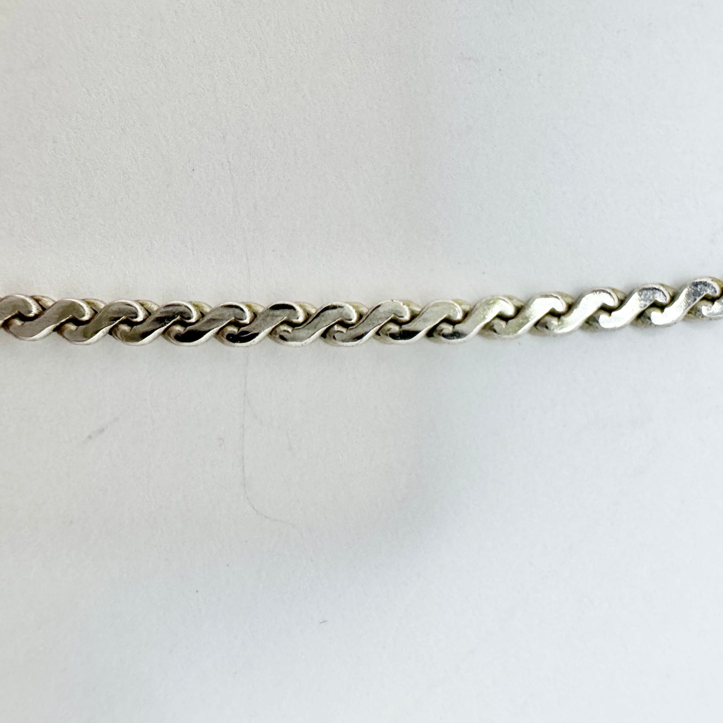 Vintage Sterling Silver Necklace. Prob Italy.