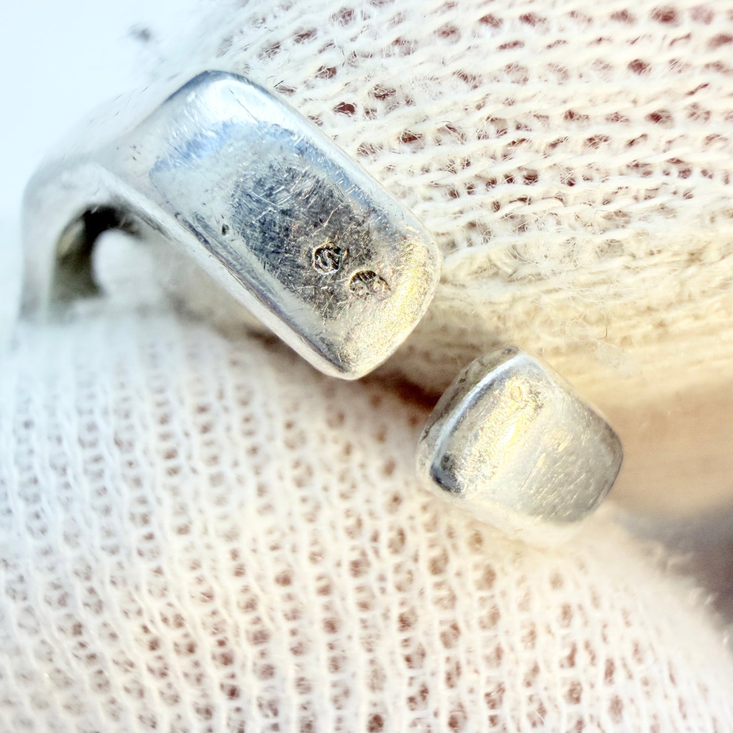 Italy ca 1970s. Signed Vintage Modernist Brutalist Sterling SIlver Enamel Ring.
