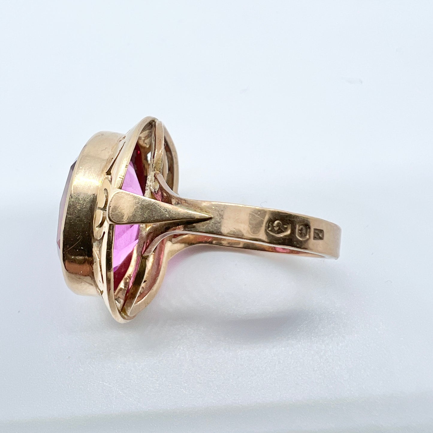 Warsaw, Poland. Vintage 1960-70s. Bold 14k Gold Pink Synthetic Sapphire Ring.