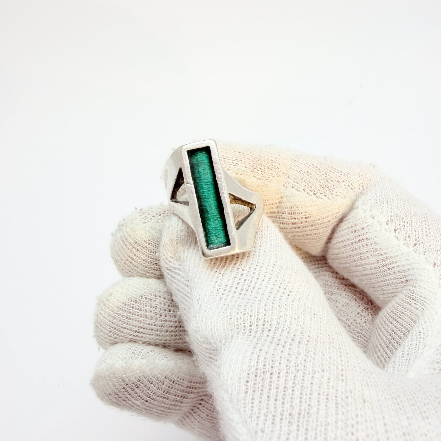 Italy ca 1970s. Signed Vintage Modernist Brutalist Sterling SIlver Enamel Ring.