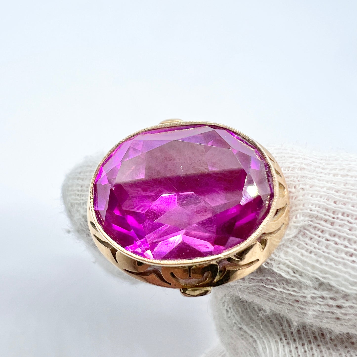 Warsaw, Poland. Vintage 1960-70s. Bold 14k Gold Pink Synthetic Sapphire Ring.