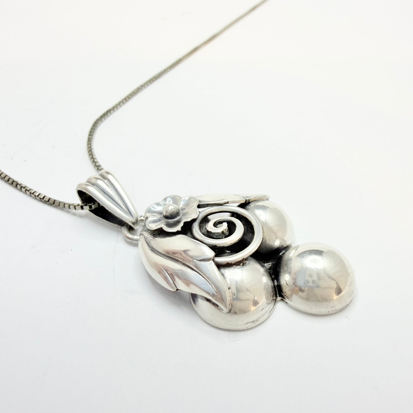 Gussi, Sweden 1954. Vintage Solid Silver Pendant Necklace.