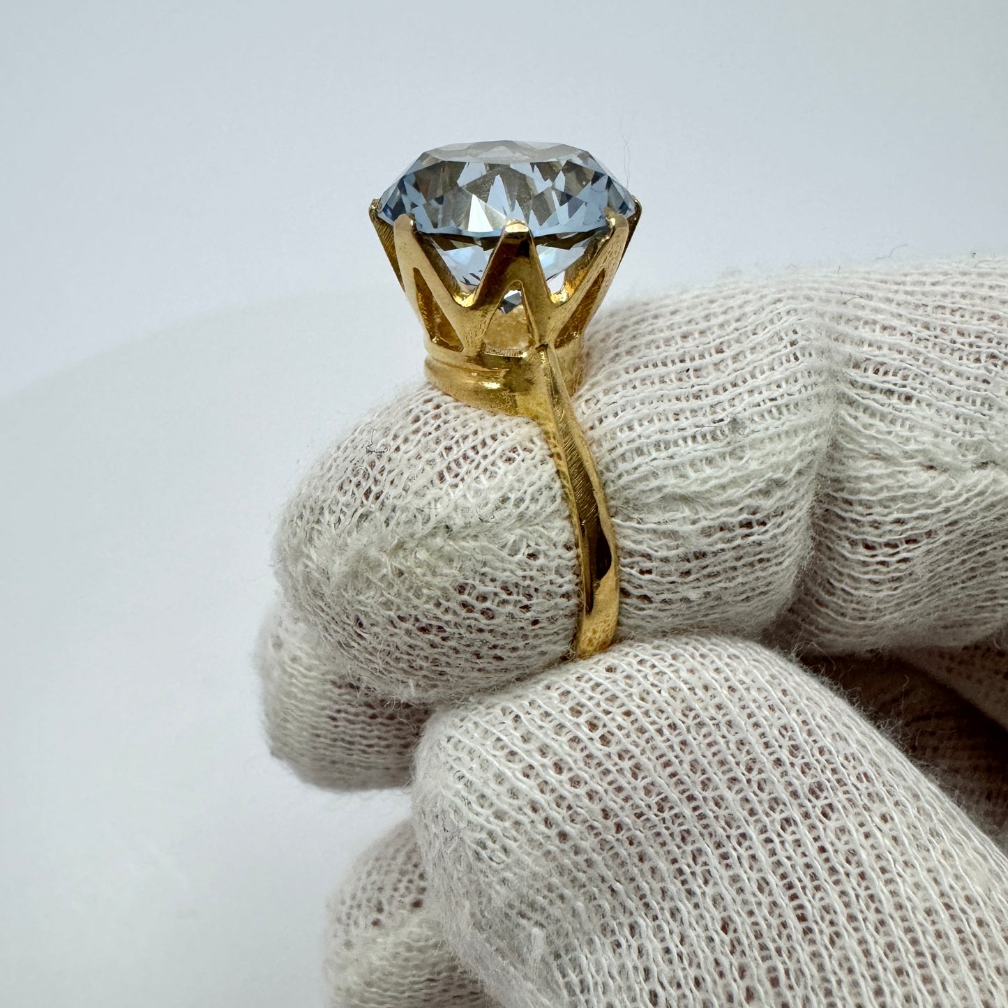 Sävsjö Guldsmed, Sweden year 1970. Vintage 18k Gold Icy Blue Synthetic Spinel Cocktail Ring.