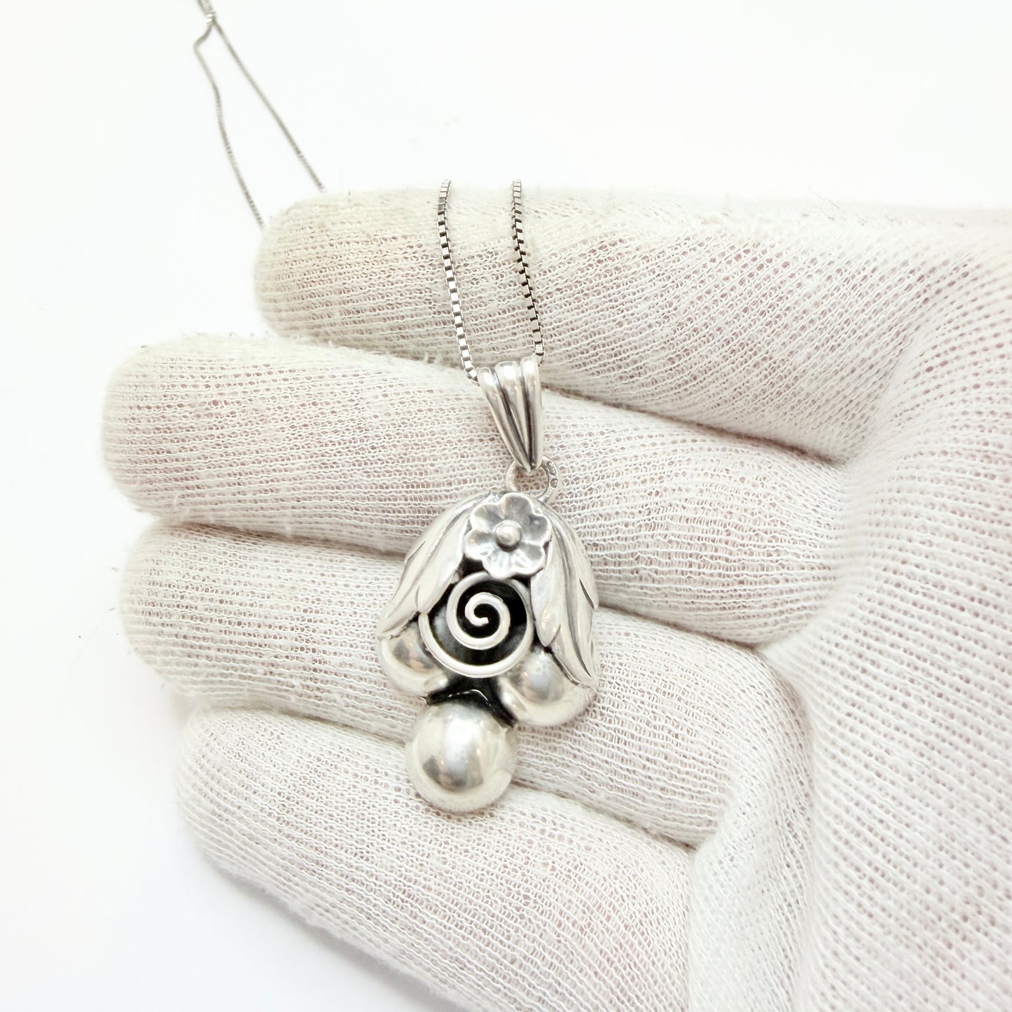 Gussi, Sweden 1954. Vintage Solid Silver Pendant Necklace.