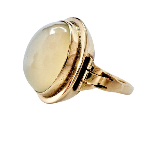 Alpo Tammi, Finland 1956. Vintage 14k Gold Moonstone Ring.