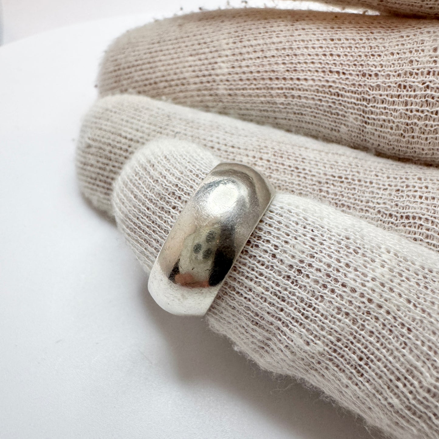 Victor Janson, Sweden year 1970. Solid Silver Band Ring.