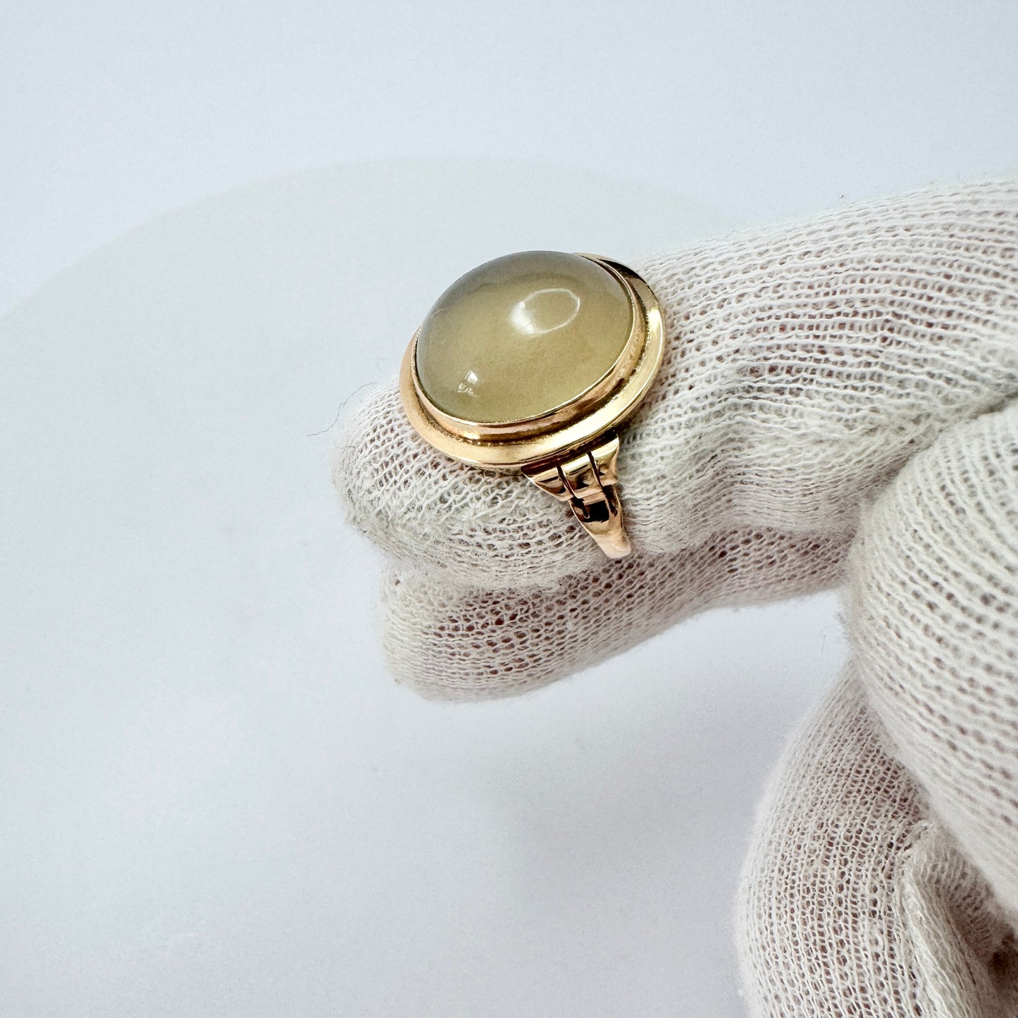 Alpo Tammi, Finland 1956. Vintage 14k Gold Moonstone Ring.