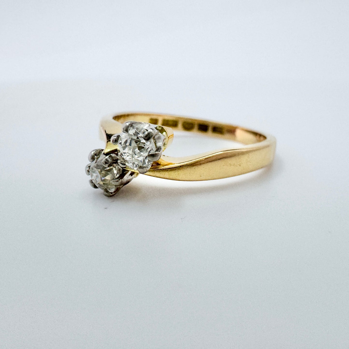 Johansson, Sweden 1953. Vintage 18k Gold 0.36ctw Diamond Toi et Moi Ring.