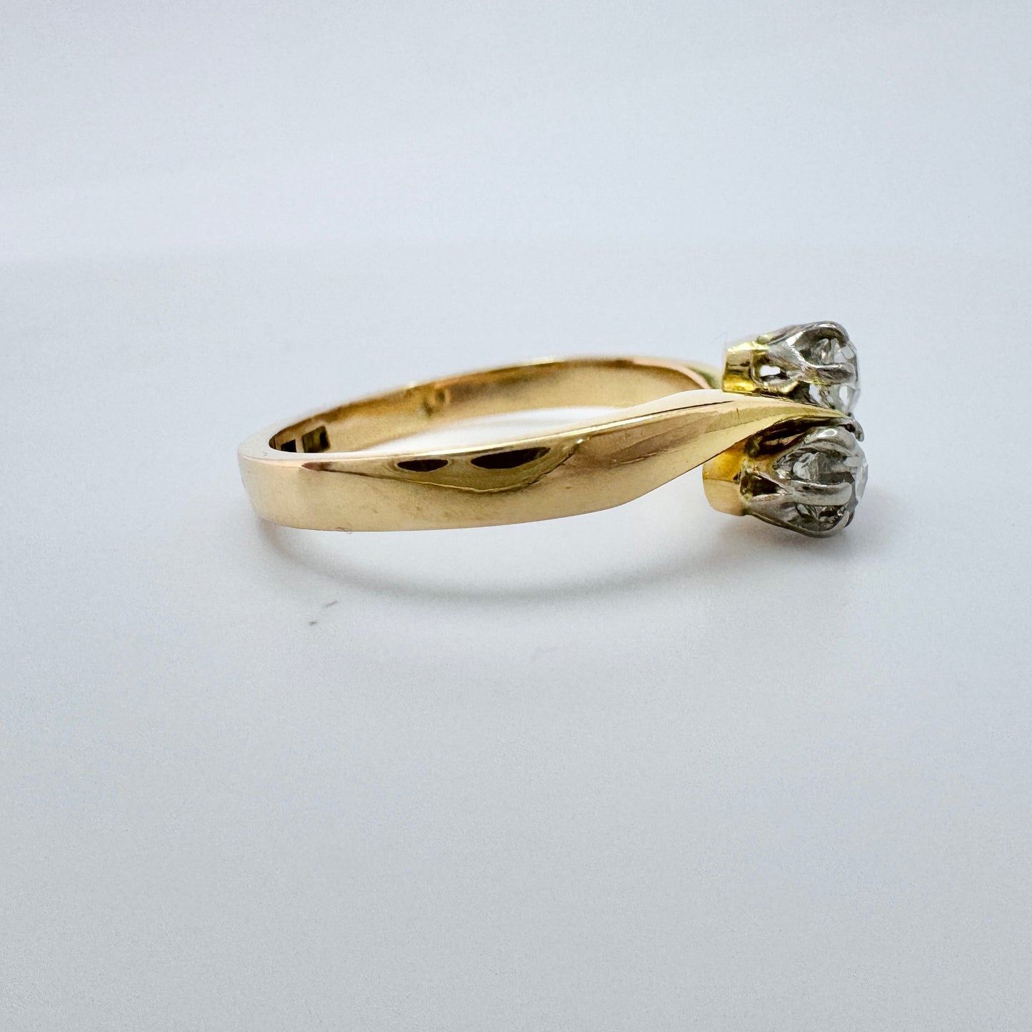 Johansson, Sweden 1953. Vintage 18k Gold 0.36ctw Diamond Toi et Moi Ring.