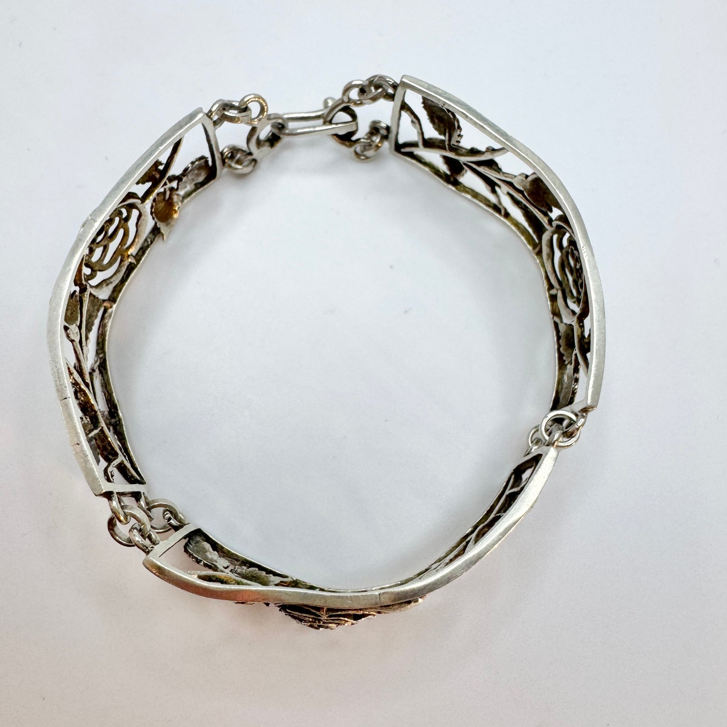 Vintage Solid Silver Floral Bracelet.