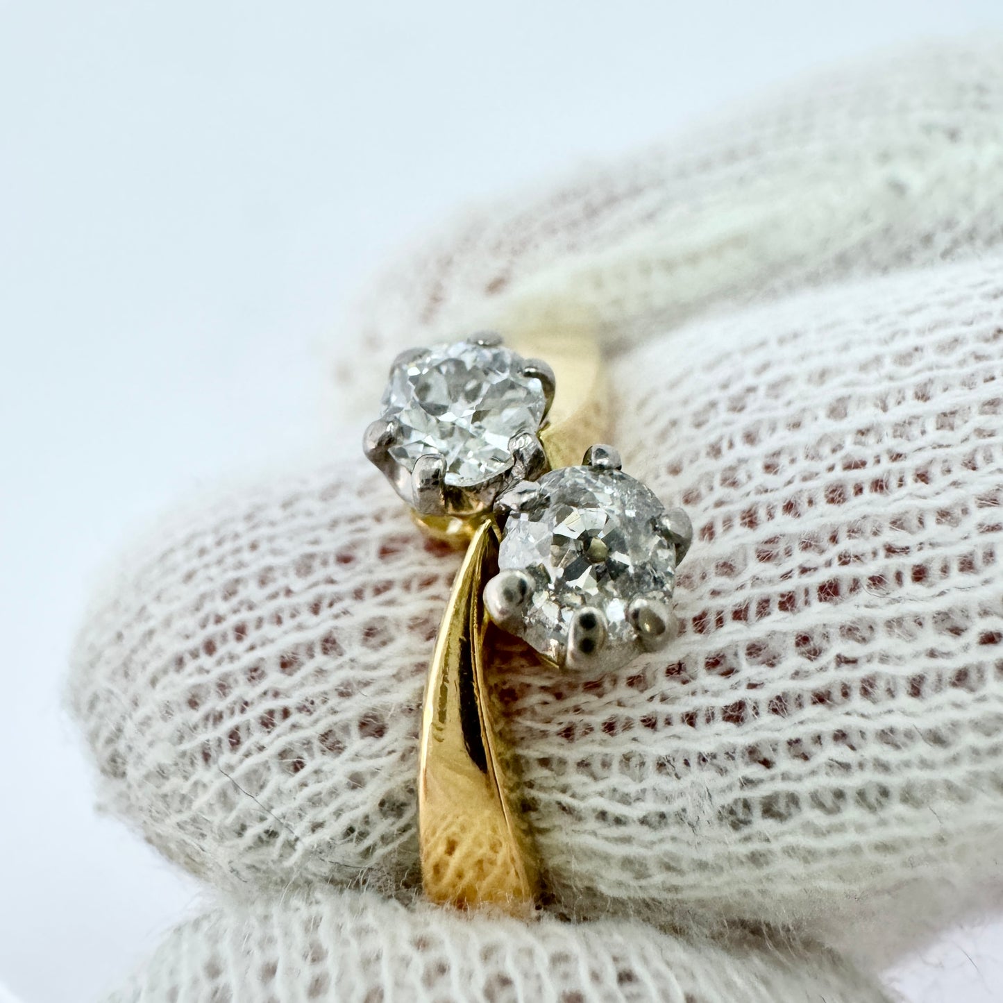 Johansson, Sweden 1953. Vintage 18k Gold 0.36ctw Diamond Toi et Moi Ring.