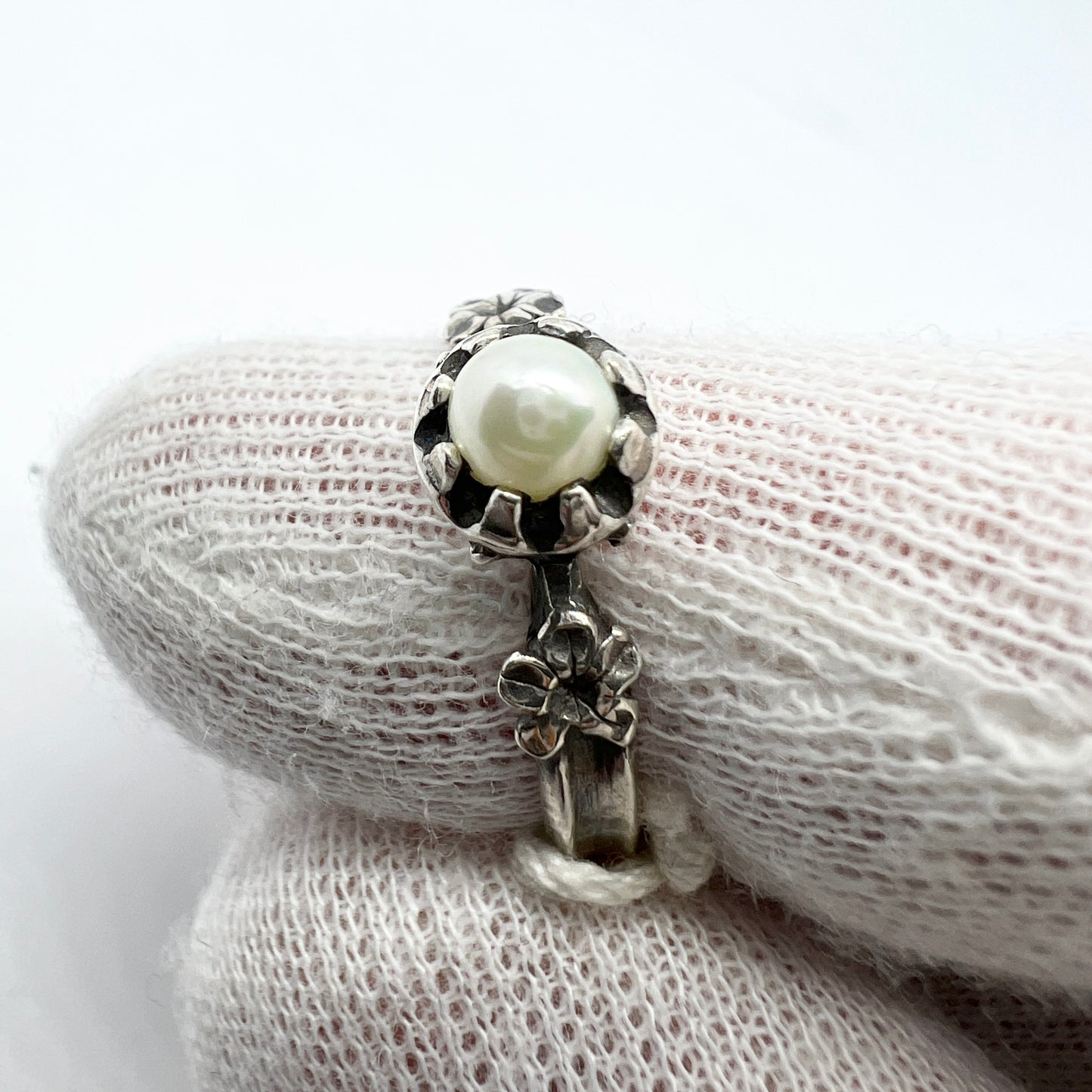 Bengt Hallberg, Sweden. Vintage Sterling Silver Pearl Medieval Museum Copy Ring.
