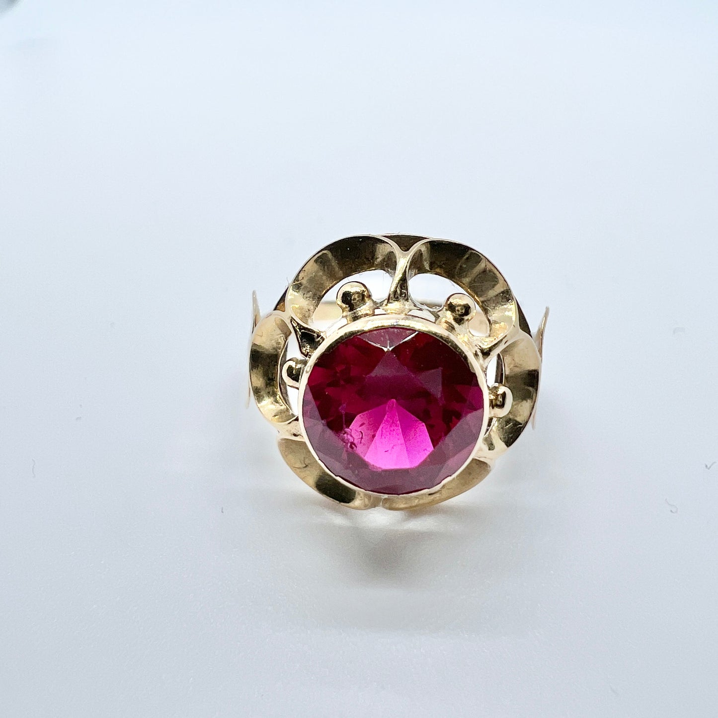 Vintage c 1950-60s. 14k Gold Synthetic Sapphire Ring.