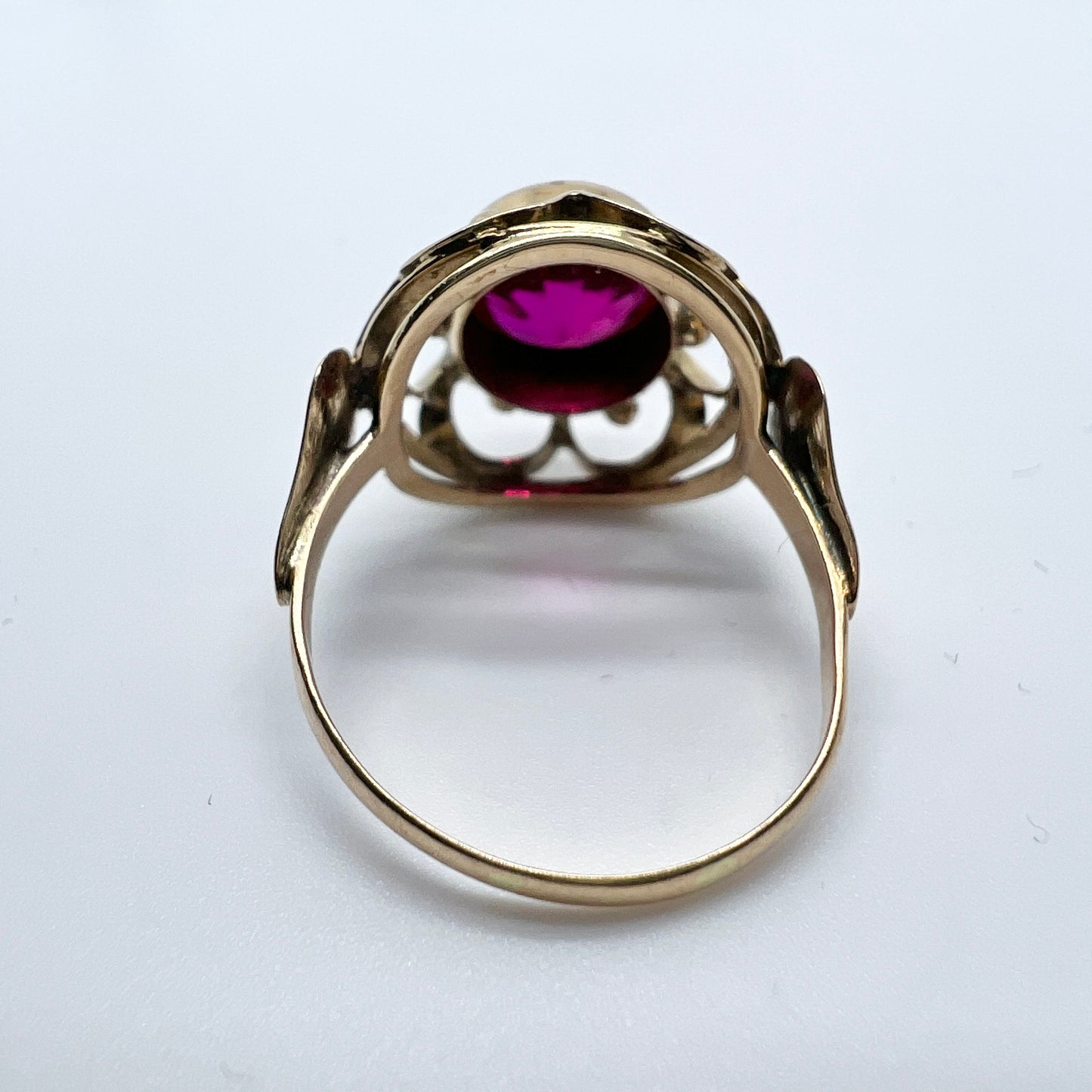 Vintage c 1950-60s. 14k Gold Synthetic Sapphire Ring.