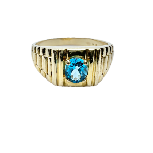 Vintage 14k Gold Intense Blue Topaz Ring.