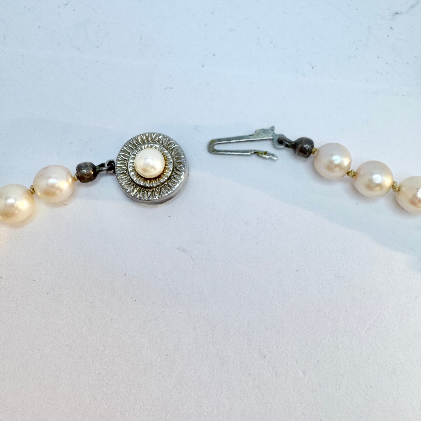 Vintage 1950s. Vintage 28 inch Cultured Pearl Silver Clasp Necklace.