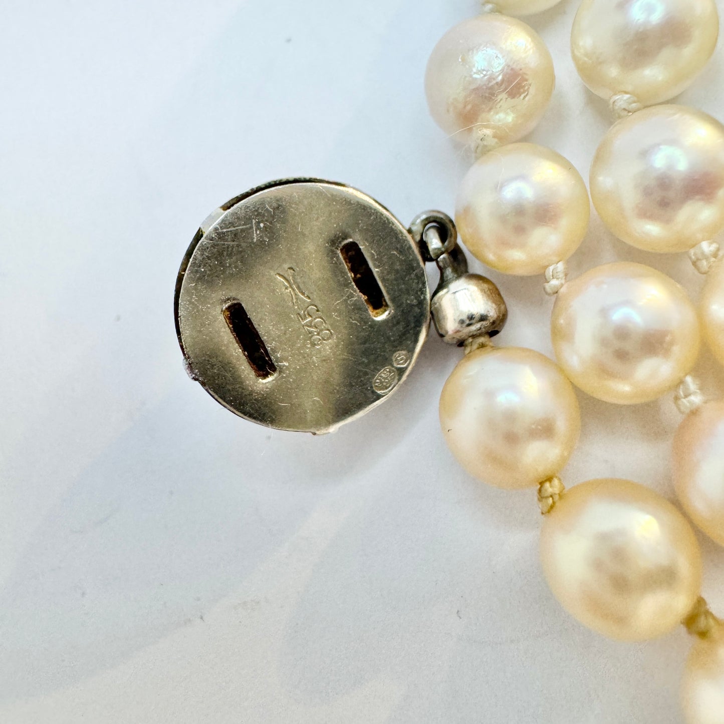 Vintage 1950s. Vintage 28 inch Cultured Pearl Silver Clasp Necklace.