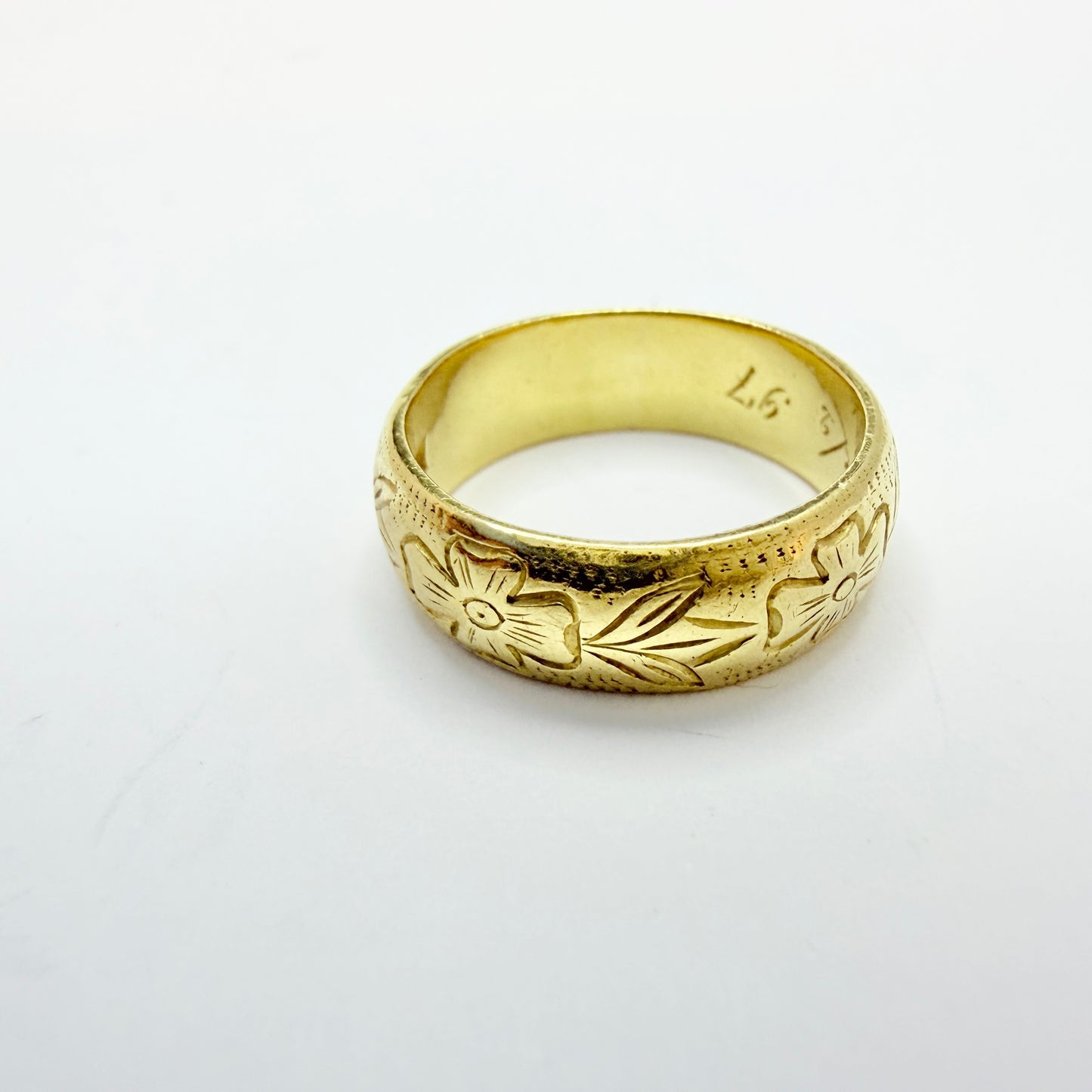 Anna A Mård, Sweden 1897. Antique Creamy 20k Gold Wedding Band Ring.