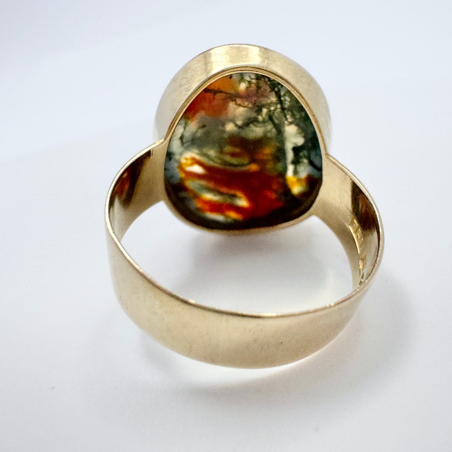 Eric G Andersson, Sweden 1959. Bold 18k Gold Moss Agate Ring.