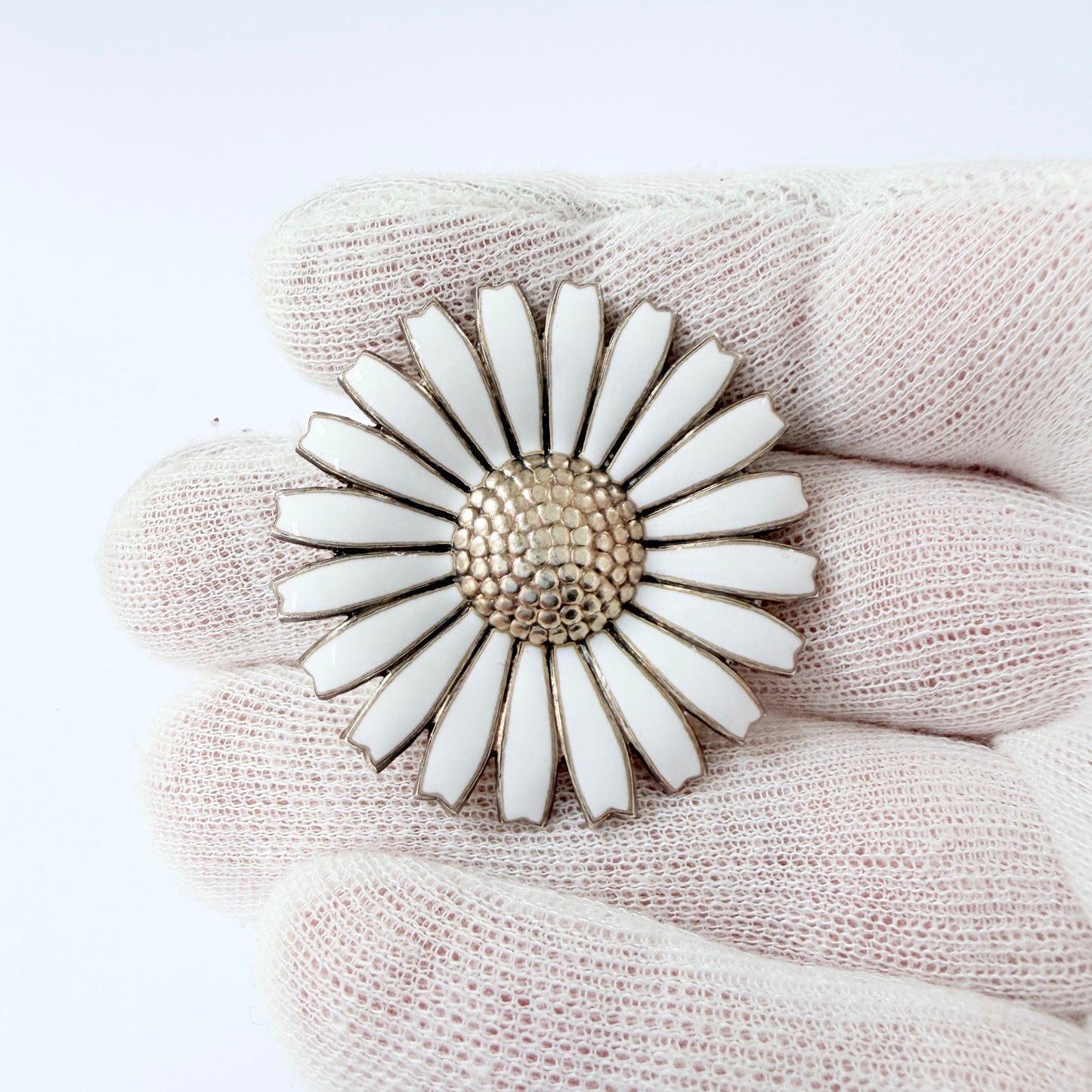 Anton Michelsen, Denmark. Vintage Sterling Silver White Enamel Daisy Brooch.